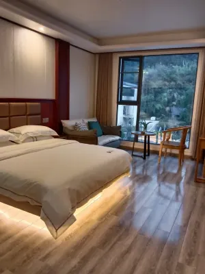 Panxi Holiday Hotel Các khách sạn gần Tianzi Mountain