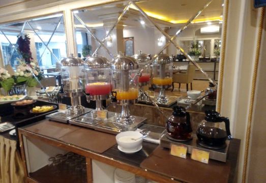 올림픽 호텔 자카르타 외관