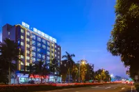 โรงแรมสไตล์บูทีคชุนหลง ลี่ฉี (ซัมเมอร์พลาซ่า ตำบลนาดา จางโจว)