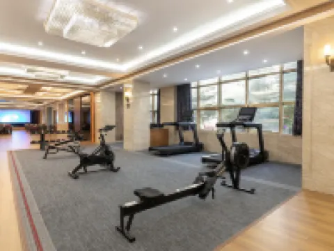 HUAYI Hotel (Shenzhen North Railway Station) Hotels in Shenzhen