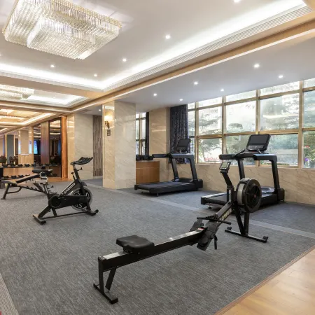 HUAYI Hotel (Shenzhen North Railway Station)