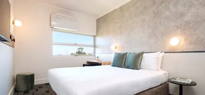 Hotel Totto Wollongong, an EVT hotel Hotel dekat Fresh on Crown Caffe
