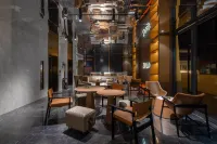 Lixian Bipenggou Jixianggu Hotel