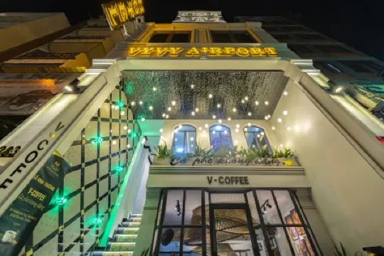 Collection O VyVy Airport Hotel Отели рядом с достопримечательностью «The Adora Luxury»