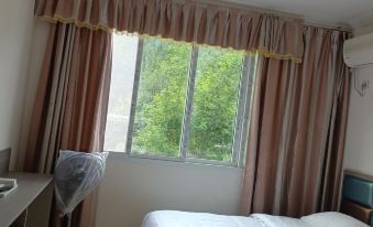 Jiangyou Bear Home Leisure Hotel