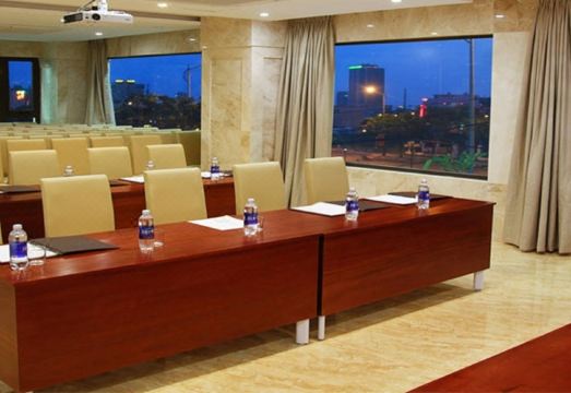 골든 선 호텔에서 바라본 드래곤 브리치 또는 전망