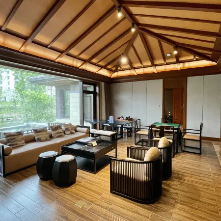 Benxi HuaxiMu Yunxiqiyang Hot Spring Hotel