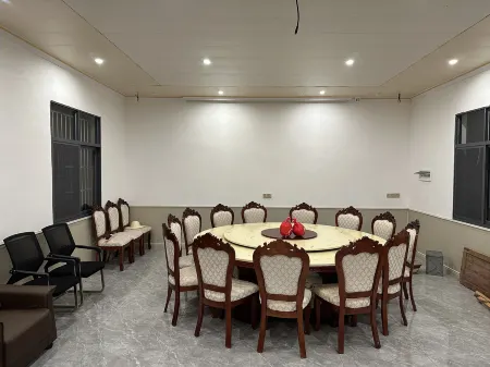 Sanbaishan Youjia Inn