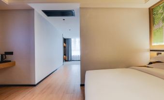 Yizhe Jinyue Hotel (Nanning Chaoyang Square Sanjieliangxiang Branch)