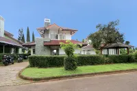 Villa ChavaMinerva Aries Ciater with Private Pool Hotels near Puncak Gunung Tangkuban Perahu