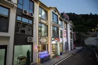 Sanqingshan Scenic Homestay (Gangshou Cableway)