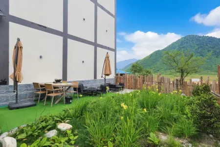 Yele Lake Muye Chinese Inn