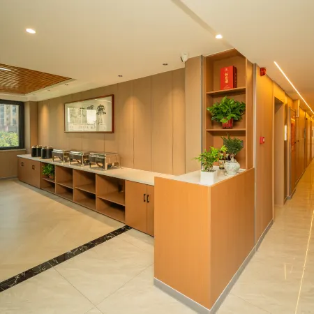 Xinyan Hotel (Yan'an University New Campus Wuyue Plaza)