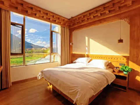 青稞小院 プレミアム民宿（道孚尊勝白塔）