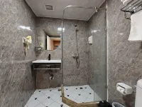 A boutique chain Hotel in Huizhou (Shuidong Street Binjiang Branch) - 2 ดาว