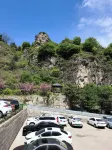 Wuyuezhai Hotel (Manshan Huaxigu Branch), Shijiazhuang - parking