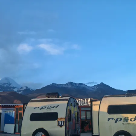 Fanjing Camp RV Guesthouse · Mount Kailash Base Camp