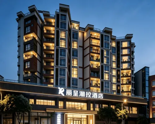 Rezen Chaokong Hotel (Guilin Elephant Trunk Hill Scenic Area Two Rivers and Four Lakes) Hotels near Xiufeng