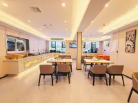 Yashe Hotel (Qianjiang High-Speed Railway Station Ecological Lobster City) - 3-Star
