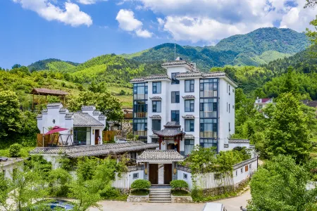 Fengyin Sanqiu Hostel