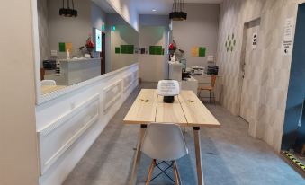 Q Loft Hotels@Bedok 로비