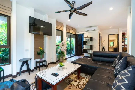 Boutique Resort Private Pool Villa Отели рядом с достопримечательностью «Road Runner Buggy and ATV Adventure Phuket»