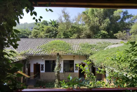 Shanju Lake View Inn