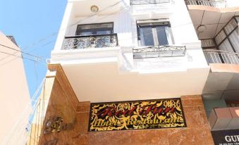 Red Sun Hotel