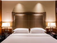 麦新格国际酒店(上海国际旅游度假区店) - 标准大床房