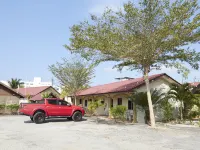 The Dhania Cenang Beach Langkawi Các khách sạn gần Trung tâm thương mại Element