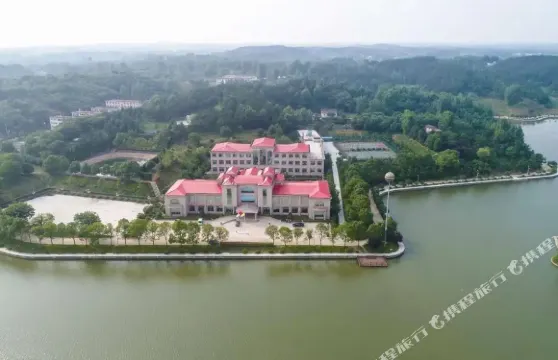 光山藍天大蘇山酒店