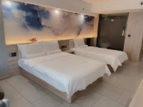 Starway Hotel (Fuxin Jiefang Plaza)