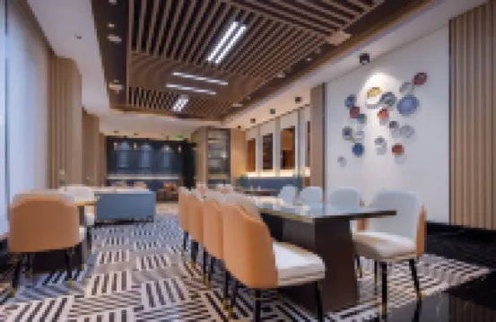 歡麓麗晨V飯店（人文科技學院春園步行街店）