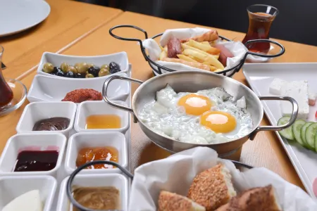 Madeen City Hotel Отели в г. Эскишехир