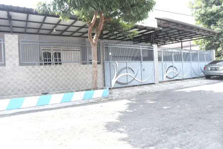 MY Rooms @ Jombang Отели в г. Peterongan