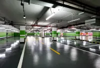 慕思睡眠飯店（東莞濱江體育館站店） - 停車場
