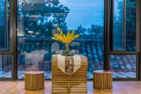 Hongcun Mijing Lane · Designer Art Guesthouse (Village Center Yuezhao Branch) - romantici