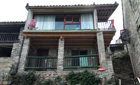 Liannan Millennium Yaozhai Liuyun Inn - Housity