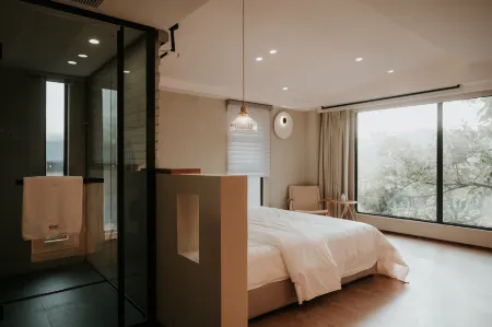 ZhuYe Guesthouse Отели рядом с достопримечательностью «Guizhou Aviation Vocational and Technical College»