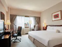 Howard Plaza Hotel Hotels near Daan District
