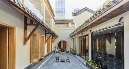 Nanmu Hall No.9 Homestay (Chaozong Street Branch, Changsha) Отели рядом с достопримечательностью «Hunan Administration Institute (Southeast to Tianxin Guihuaping Subdistrict Office)»