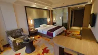 Wugang Huayi Hotel Hotels near Lingyun Tower