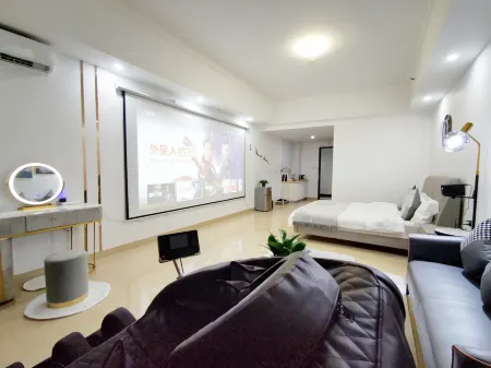 Golden Sunshine International Apartment (Guangzhou Panyu Wanda Nancun Wanbo Metro Station)