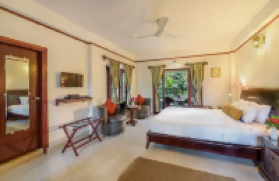 The Riverwood Forest Retreat Dooars - Fully Vaccinated Staff Hotel berhampiran Bengal Safari