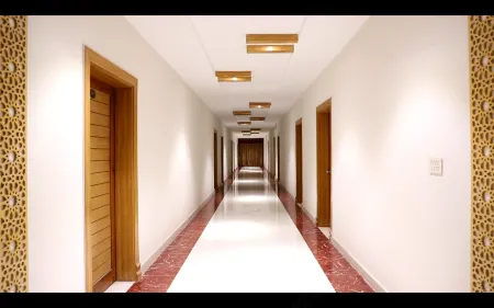 Usmania Restaurant and Civic Hotel Отели рядом с достопримечательностью «The Chenab Club»