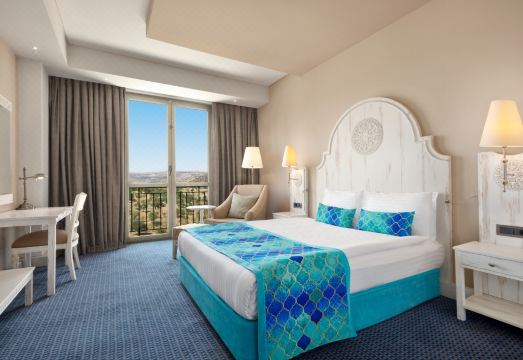 3. 라마다 플라자 ..