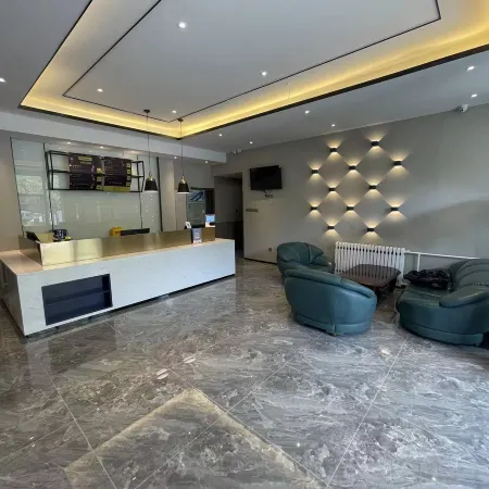 7 Days Premium Hotel (Qingdao Railway Station Undersea Tunnel) Отели рядом с достопримечательностью «Вокзал Циндао»