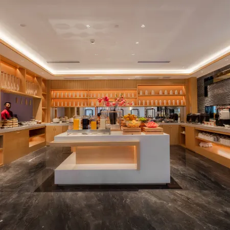 Jianguo HIDDEN Hotel (Pu'er Tea Source Plaza Daijia Alley)