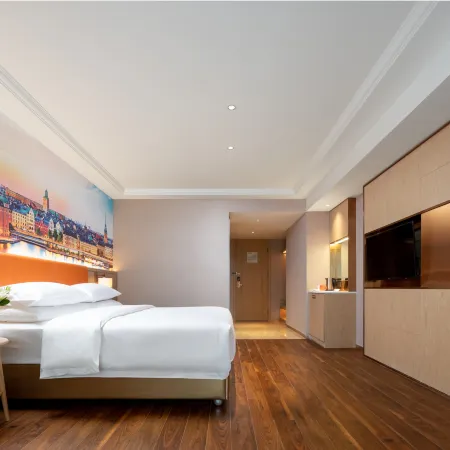 Vienna Hotel ( Xiangyang Greenland Fun City Global City Shop)