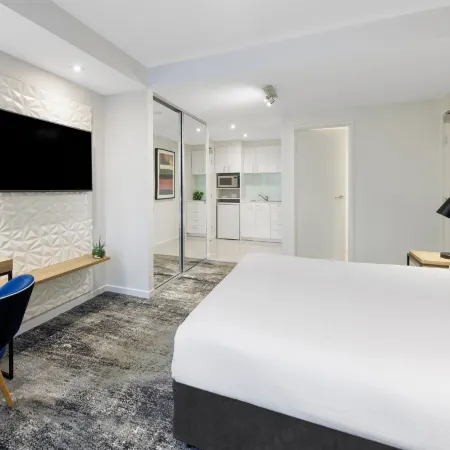 Brady Apartment Hotel Flinders Street